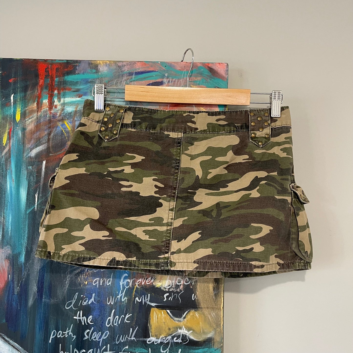 VINTAGE Y2K MILITARY LOWRISE MINISKIRT WITH ARMY PATCHES