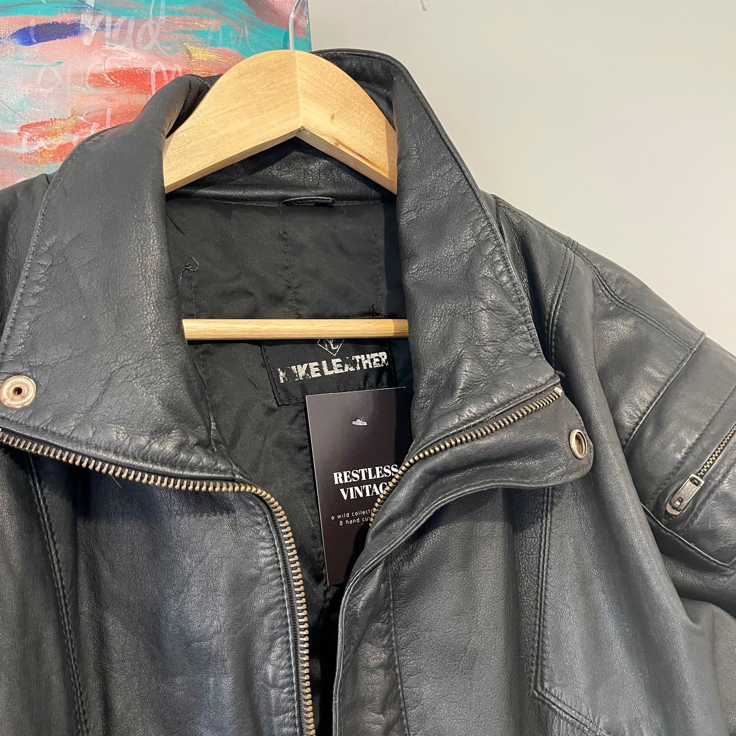 VINTAGE 90s BLACK LEATHER BOMBER JACKET