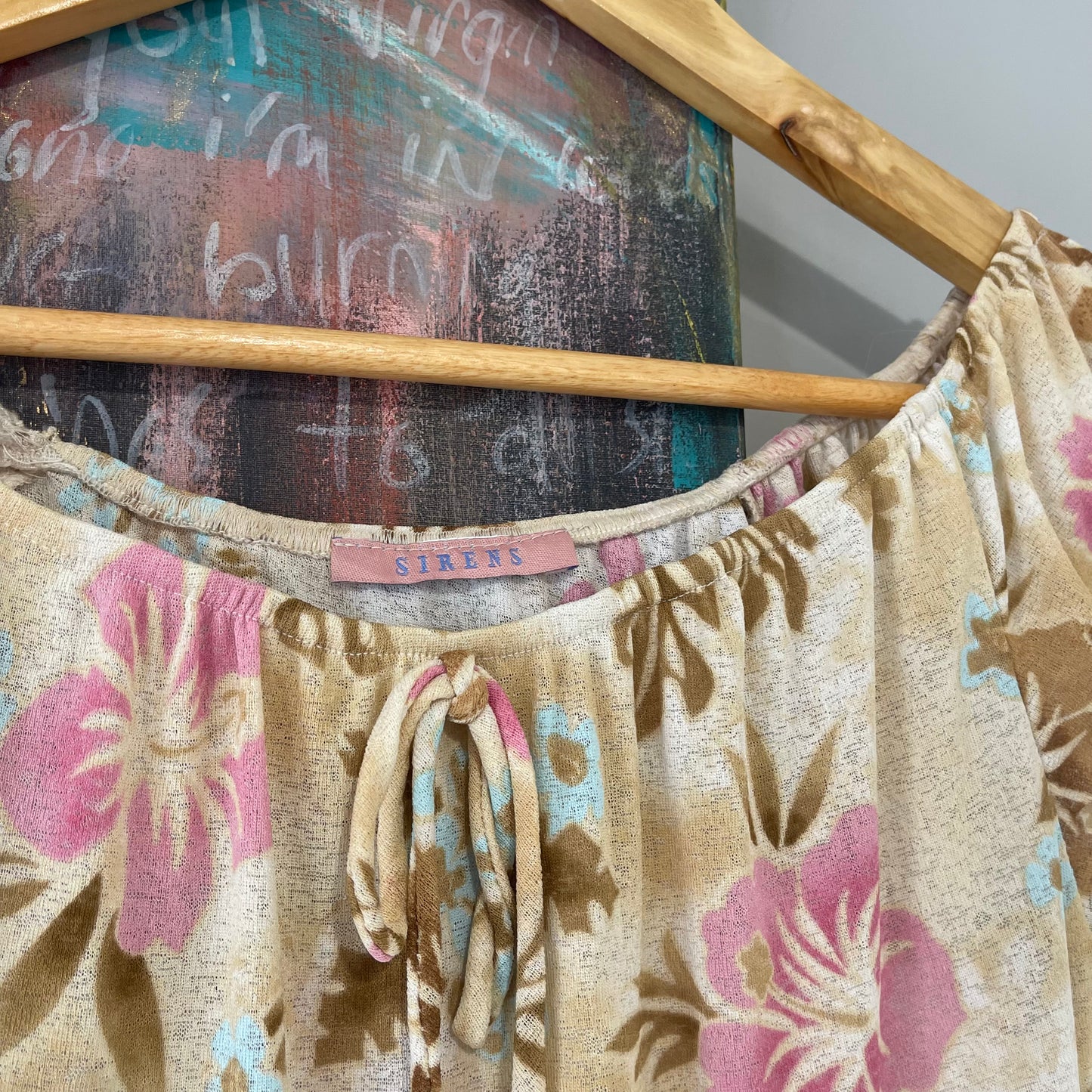 VINTAGE Y2K CARAMEL PINK FLORAL HIBISCUS NECKLINE