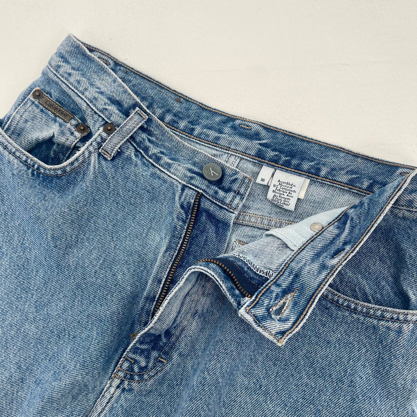 VINTAGE CALVIN KLEIN DENIM JORTS