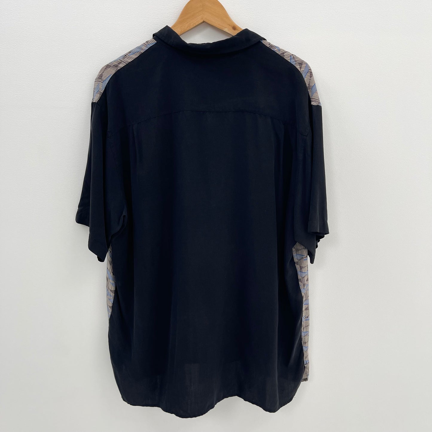 VINTAGE 90s ABSTRACT SILK BOWLING SHIRT