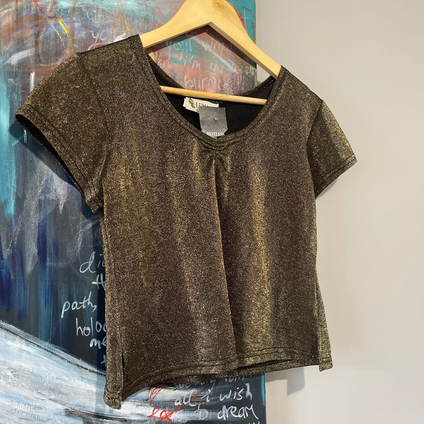 VINTAGE 80s GOLD LUMANI CROP TEE