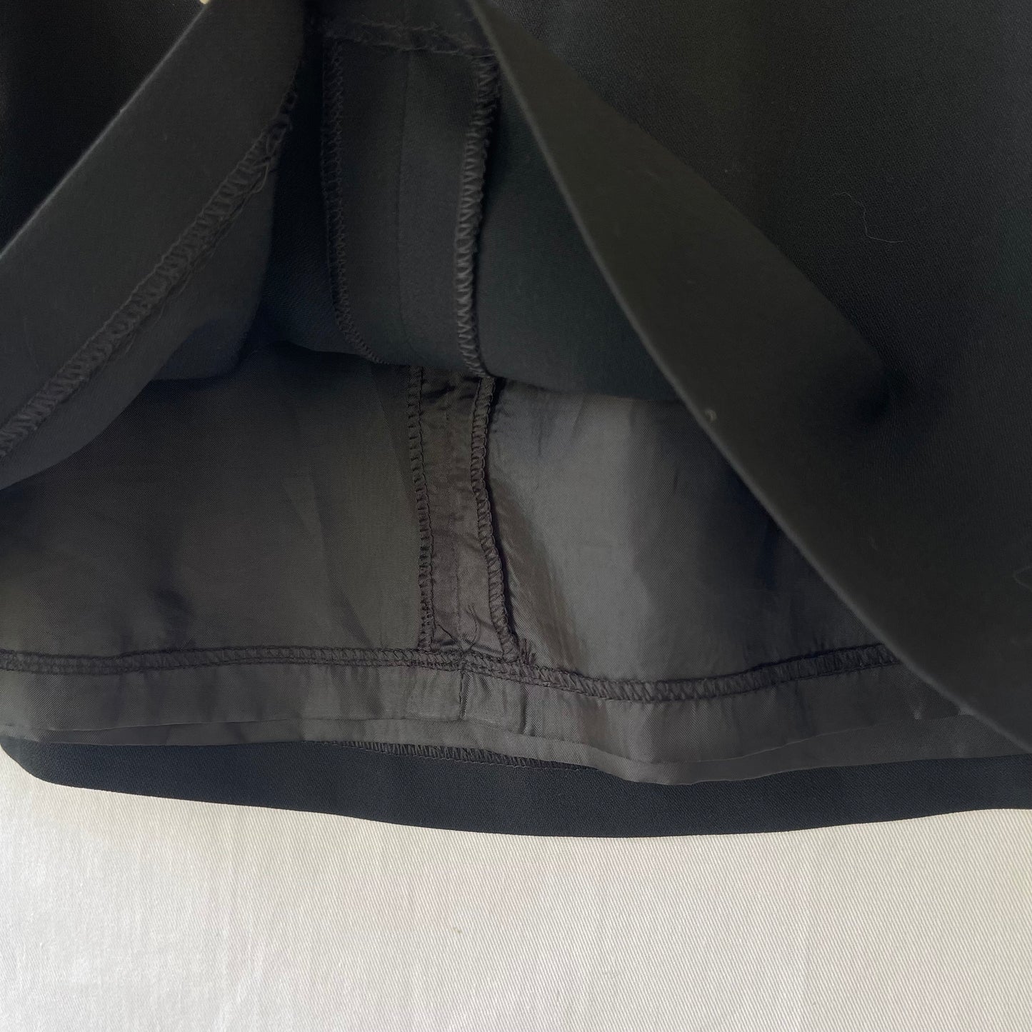 VINTAGE 90S BLACK BELT DETAIL MINI SKIRT