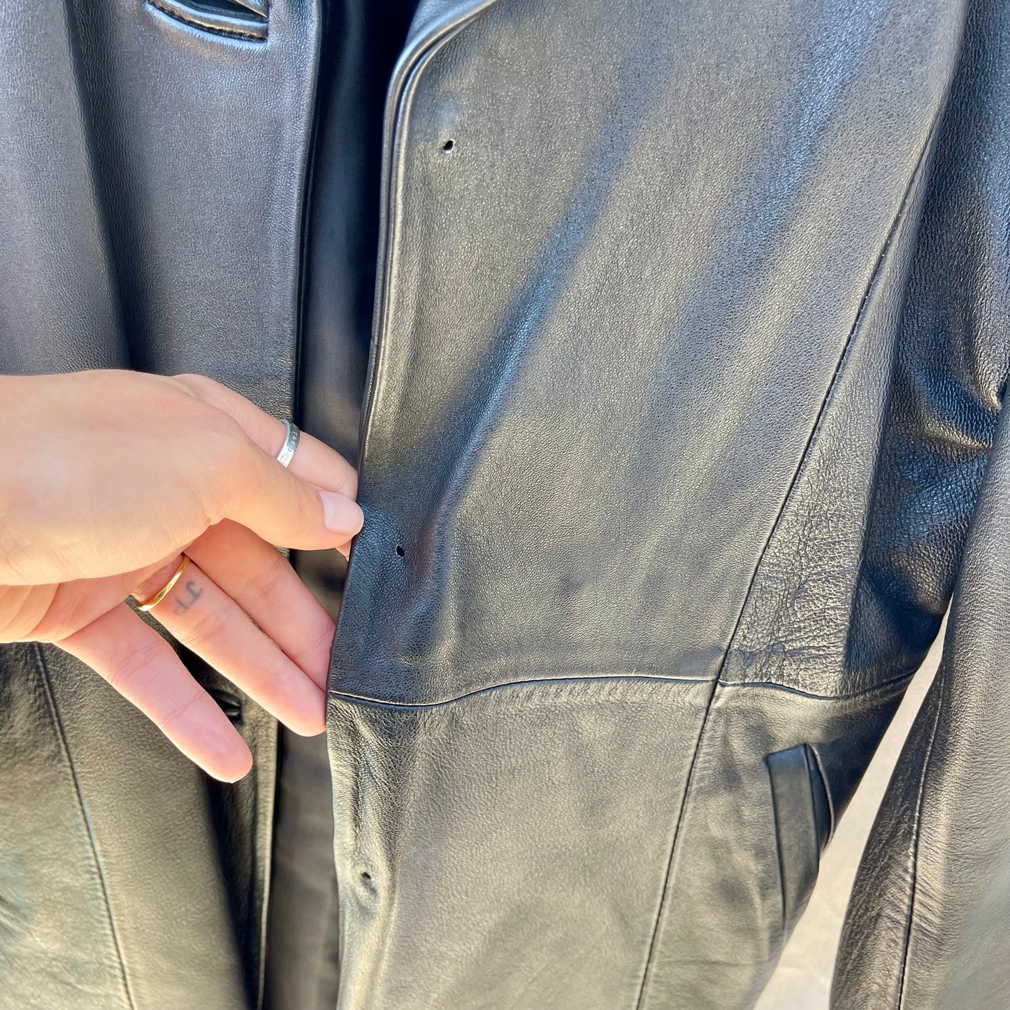 VINTAGE 90s BLACK LEATHER JACKET