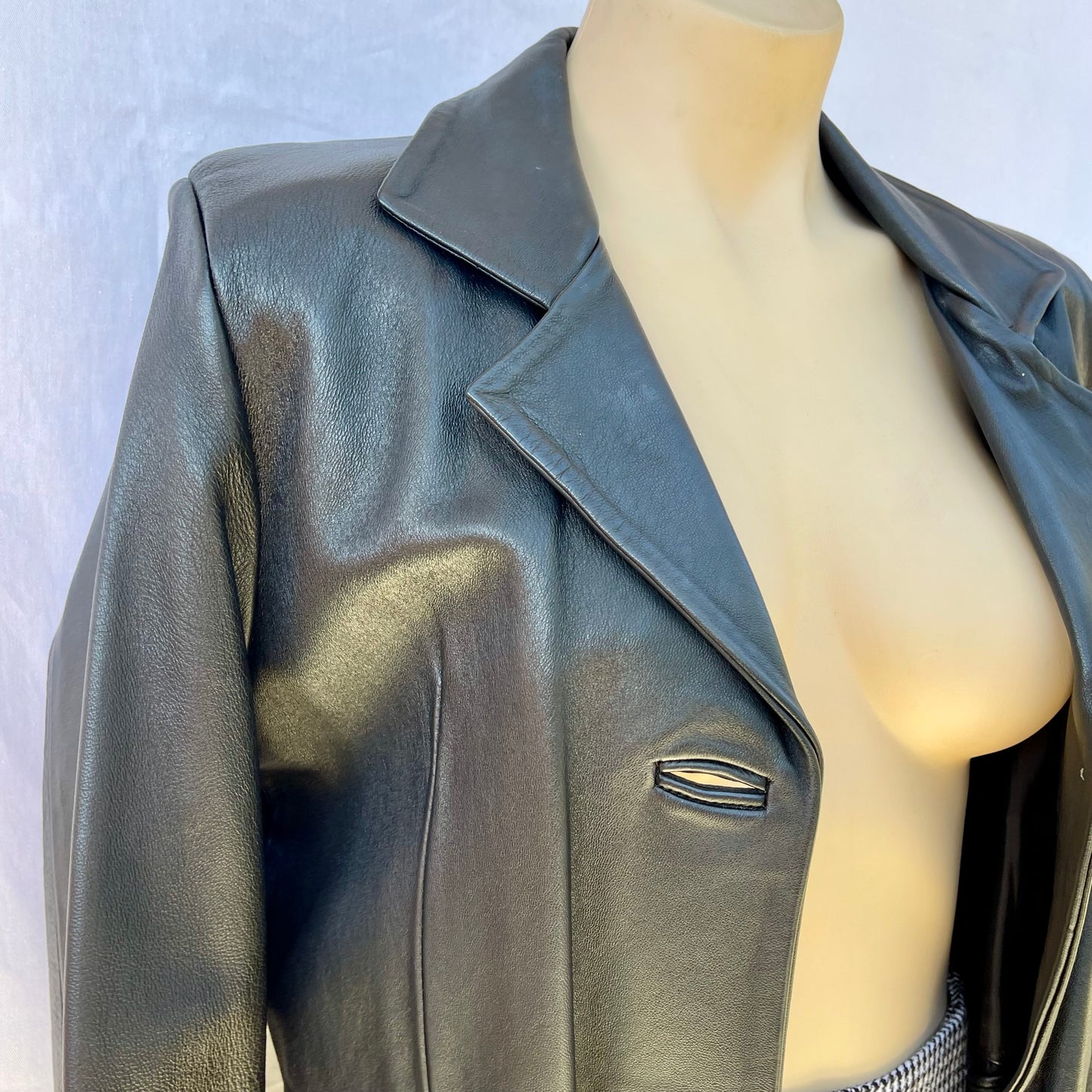 VINTAGE 90s BLACK LEATHER JACKET