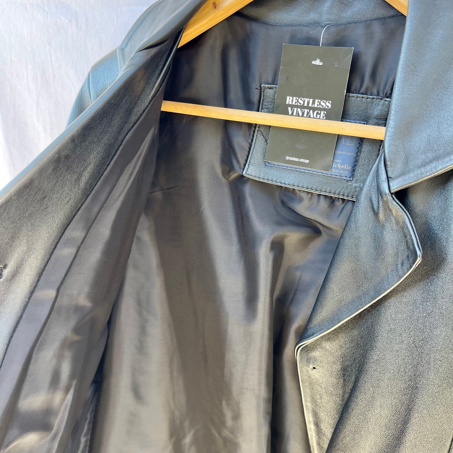 VINTAGE 90s BLACK LEATHER JACKET