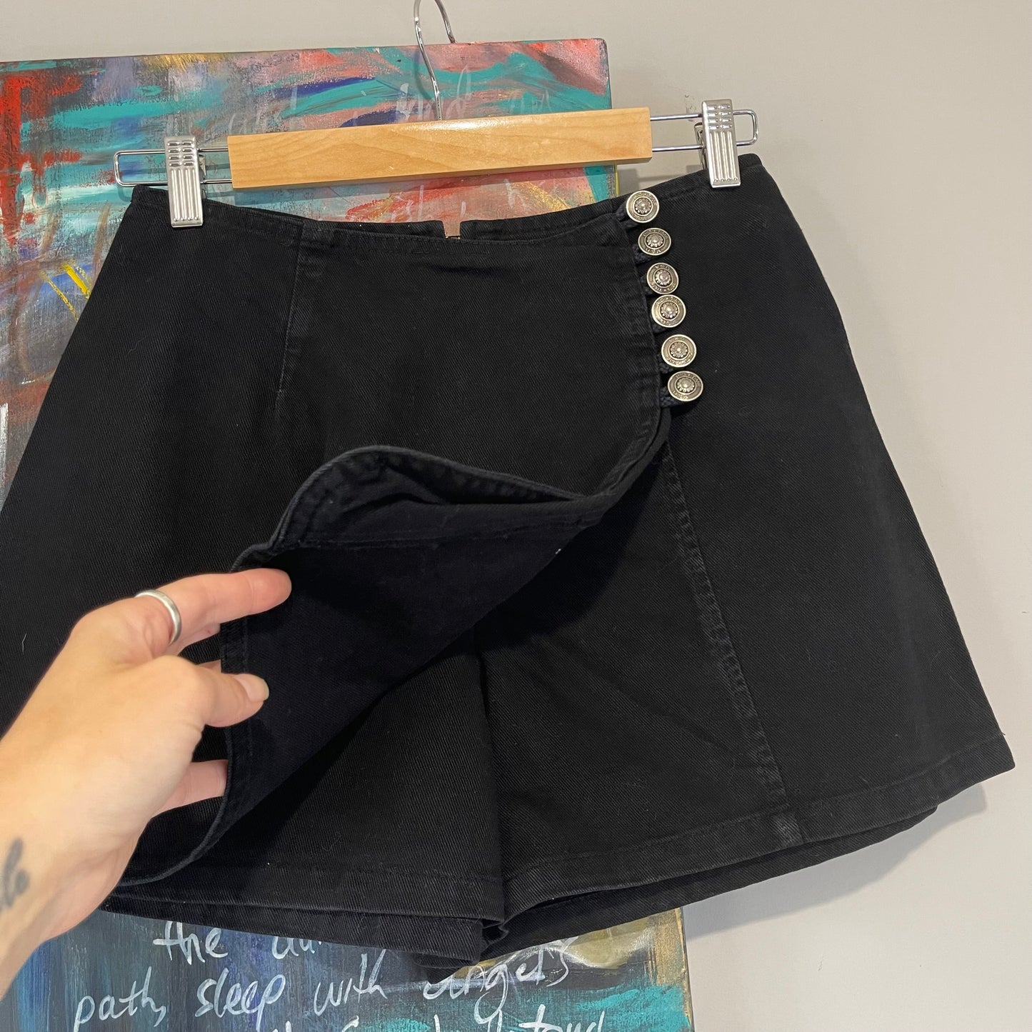 VINTAGE 90s BLACK DENIM SKORT
