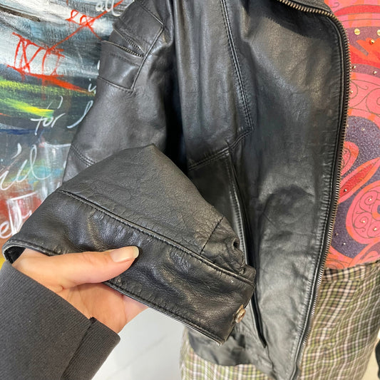 VINTAGE 90s BLACK LEATHER BOMBER JACKET