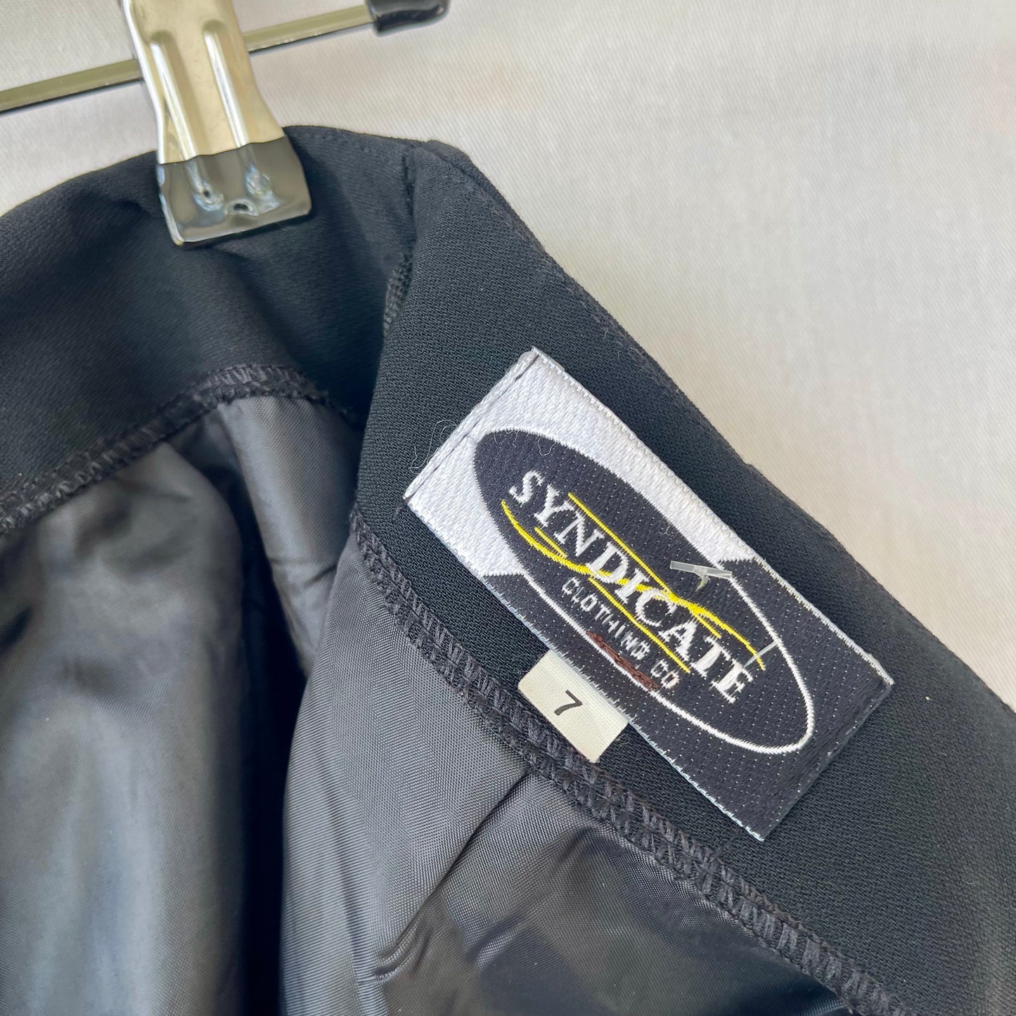 VINTAGE 90S BLACK BELT DETAIL MINI SKIRT