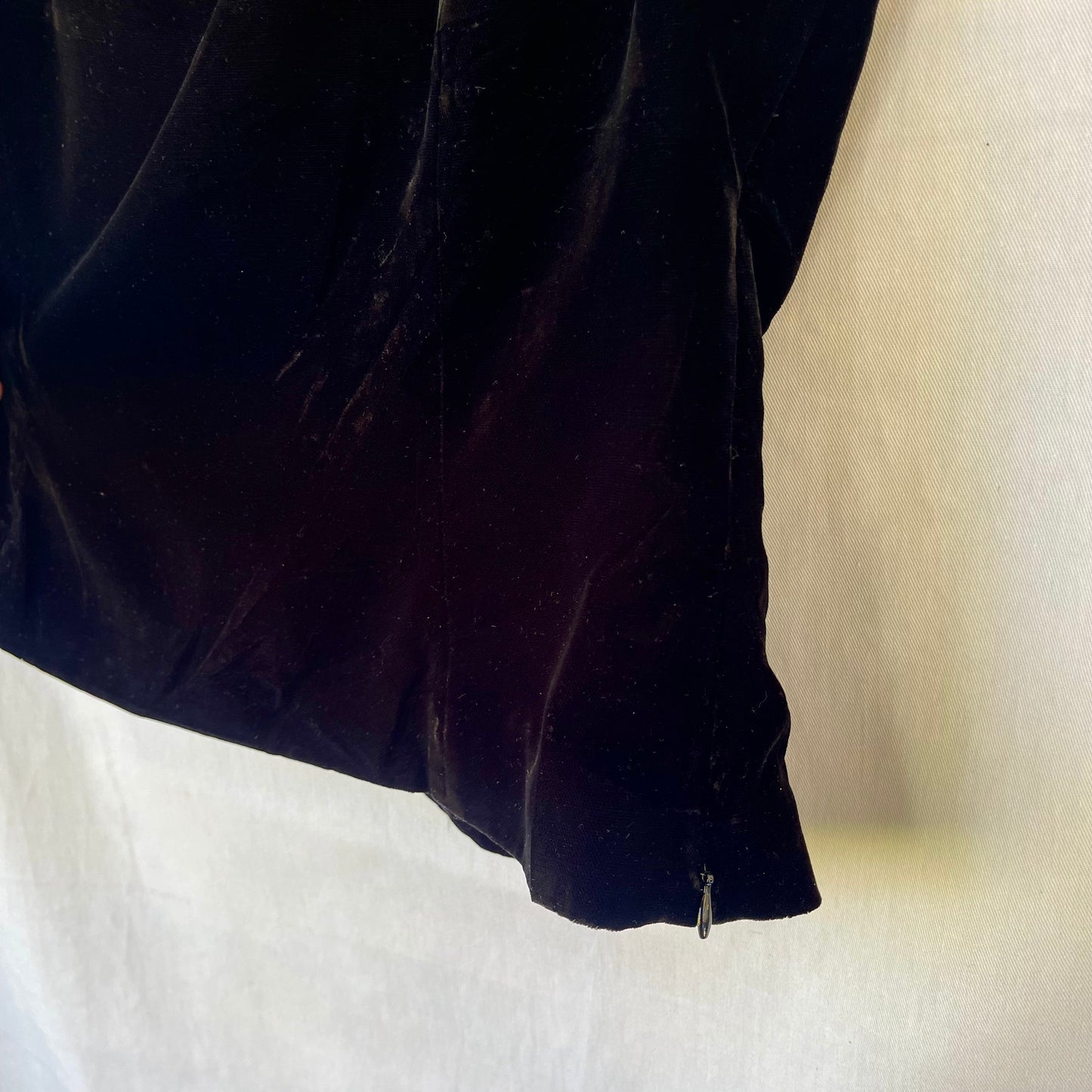 VINTAGE 90s BLACK VELVET TOP