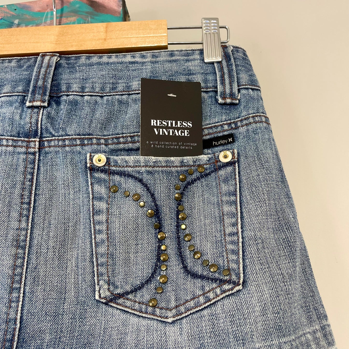 VINTAGE Y2K HURLEY ICONIC DENIM MINI SKIRT