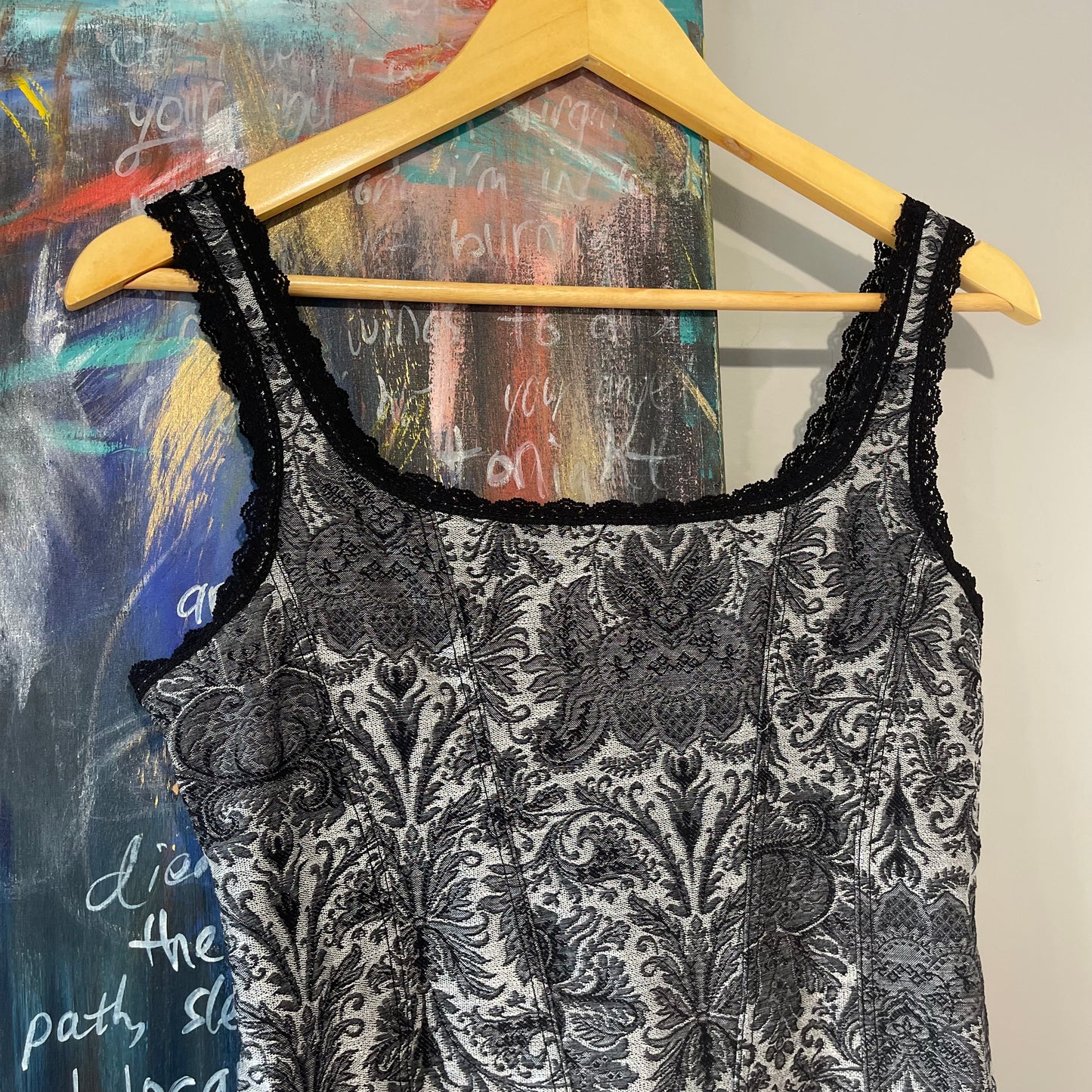 VINTAGE Y2K METALIC STRETCH CORSET STYLE FAUX TAPESTRY TANK