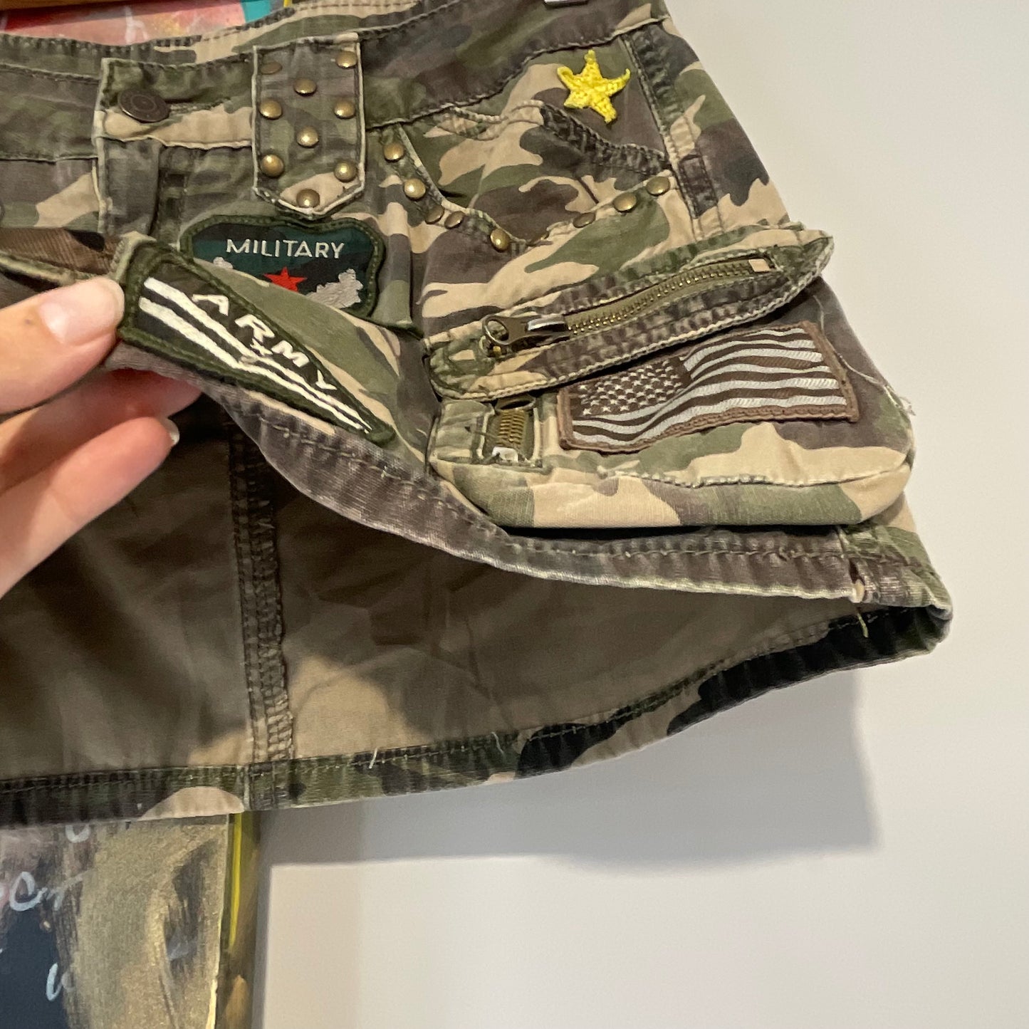 VINTAGE Y2K MILITARY LOWRISE MINISKIRT WITH ARMY PATCHES